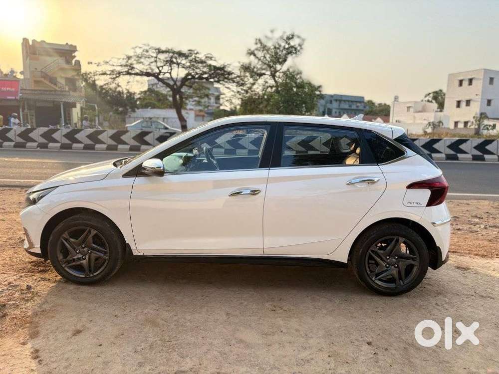 Hyundai I20 Sportz 1.2 Ivt, 2023, Petrol