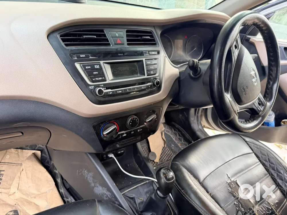 Hyundai I20 Sports Petrol Manual 50000 Km Run Silver Color.