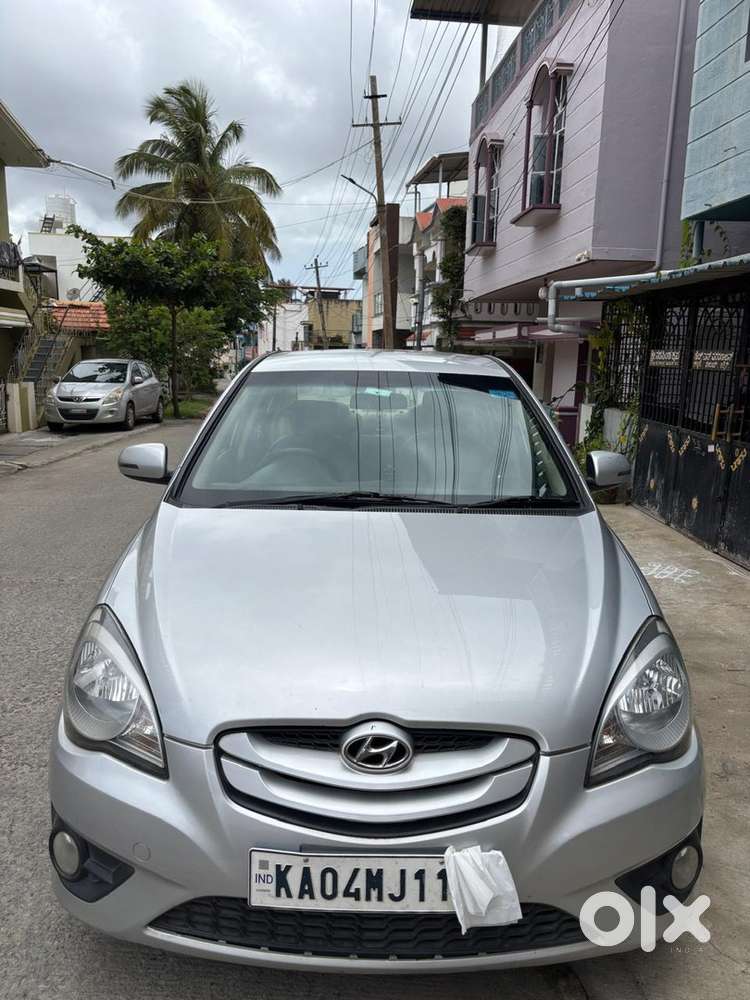 Hyundai Petrol Manual 2011