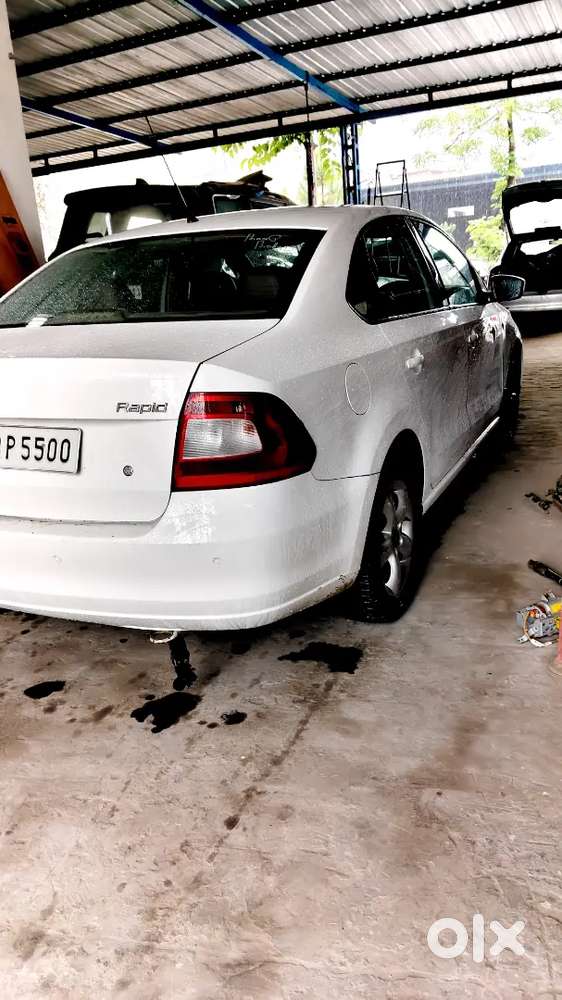 Skoda Rapid 1.6 Elegance 2012