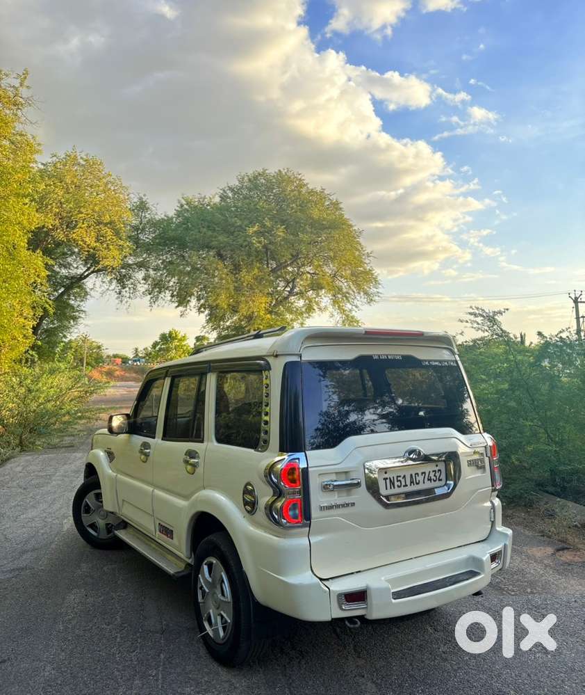 Mahindra Scorpio 2015 Diesel Well Maintained