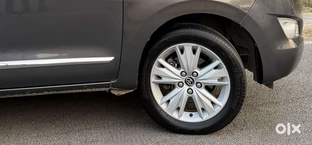 Toyota Innova Crysta 2.7 Zx At, 2017, Petrol