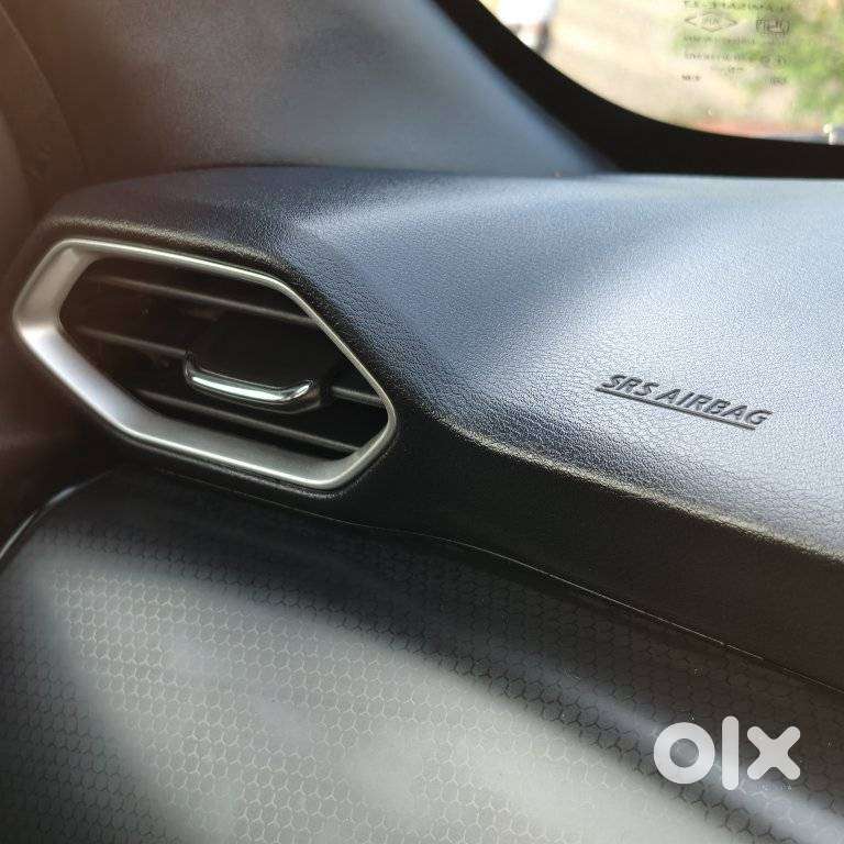 Nissan Magnite 1.0 Xv Premium, 2023, Petrol