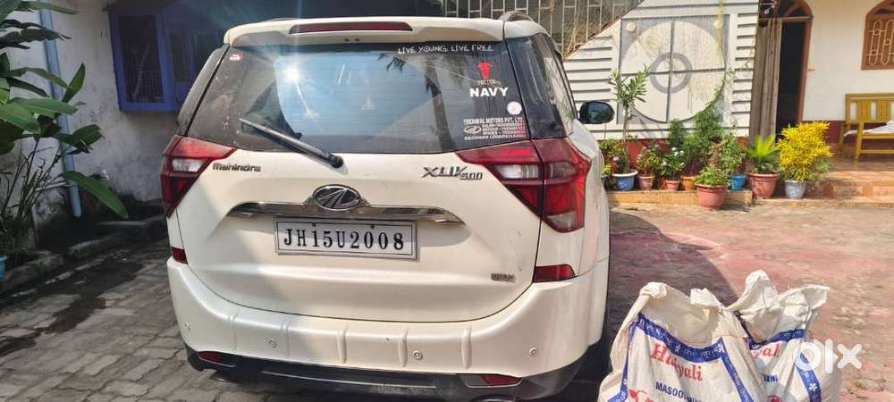 This Xuv Is A Top Model Car W11