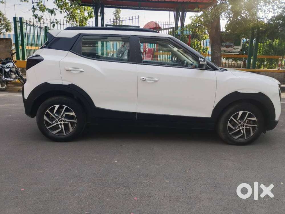Mahindra Xuv 3xo Ax5 Pm Mt, 2024, Petrol