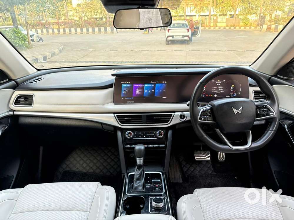 Mahindra Xuv700 2.0 Ax 7 Petrol At Luxury Pack Str, 2023, Petrol