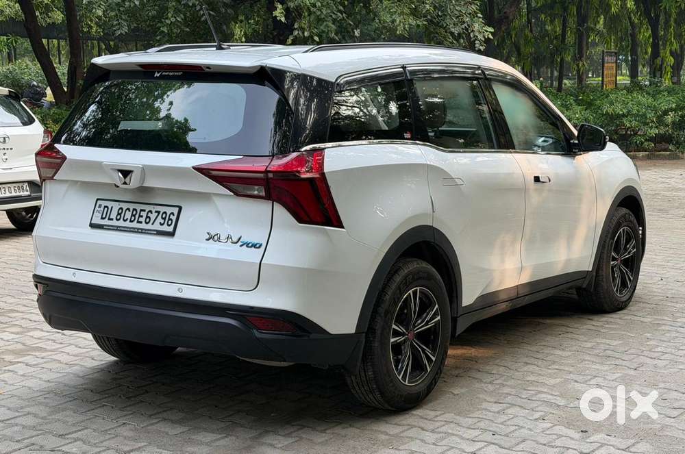 Mahindra Xuv700 Mx Petrol Mt 5 Str (e), 2022, Petrol