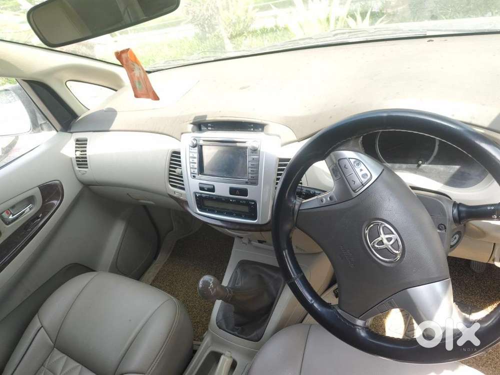 Toyota Innova 2014 Diesel Well Maintained