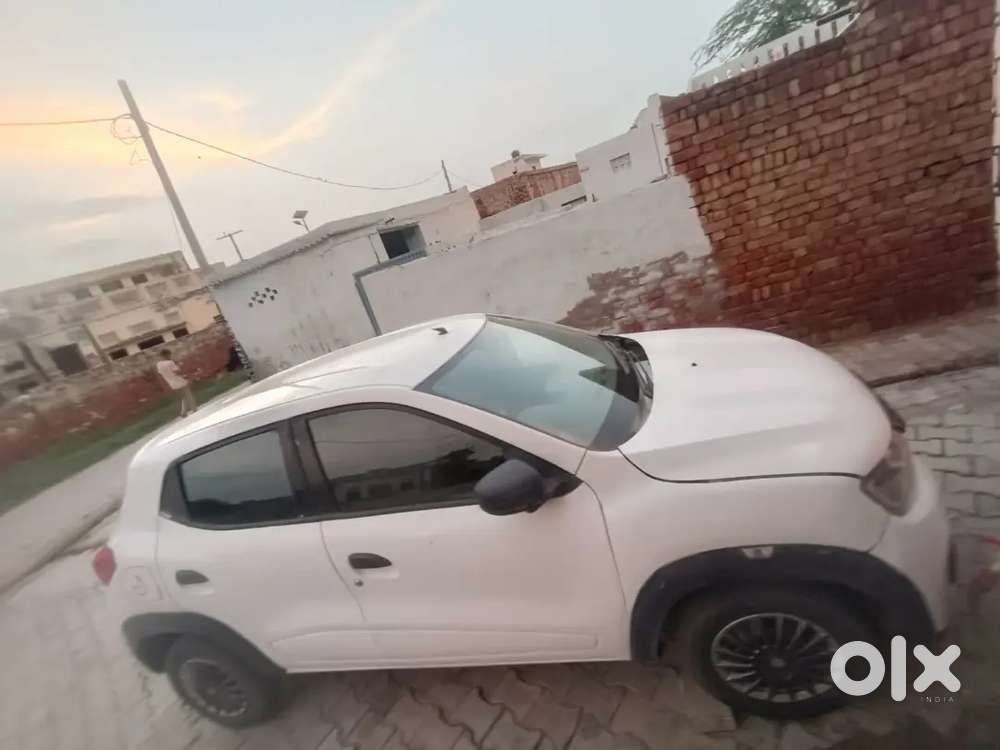 Mahindra Renault Logan Petrol 2016