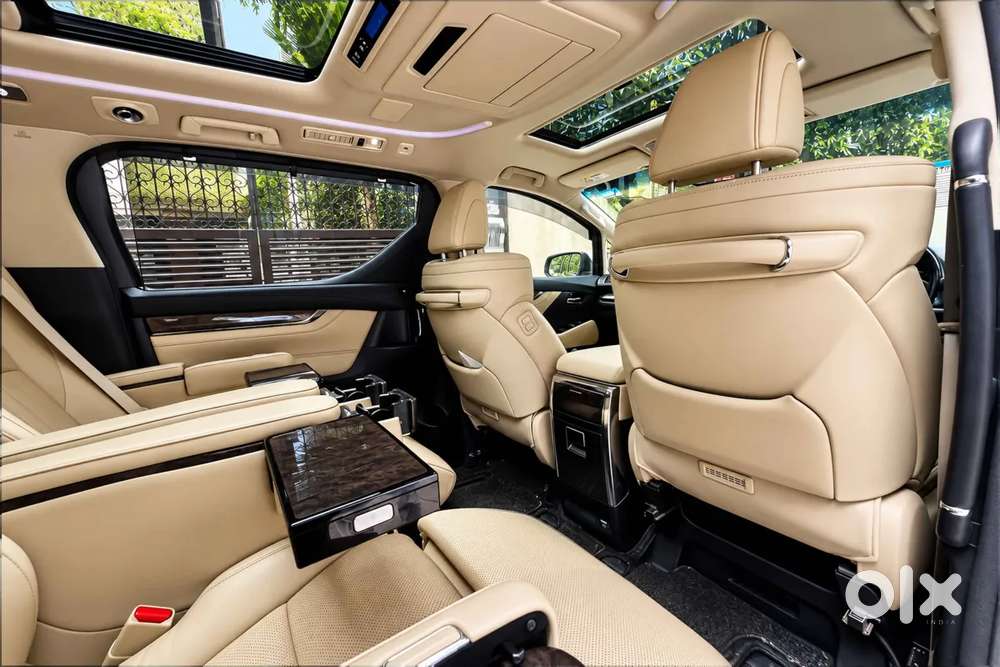 Toyota Vellfire 2.5 Hybrid, 2022, Petrol