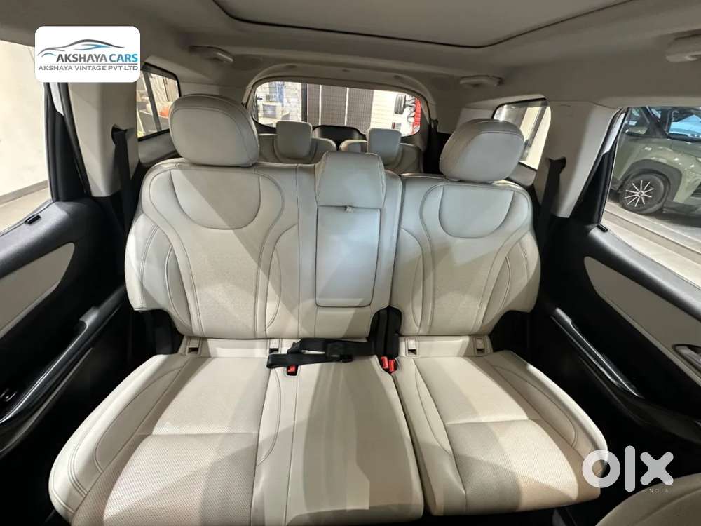 Mahindra Xuv700 2.2 Ax 7 Diesel At Luxury Pack Str Awd, 2022, Diesel