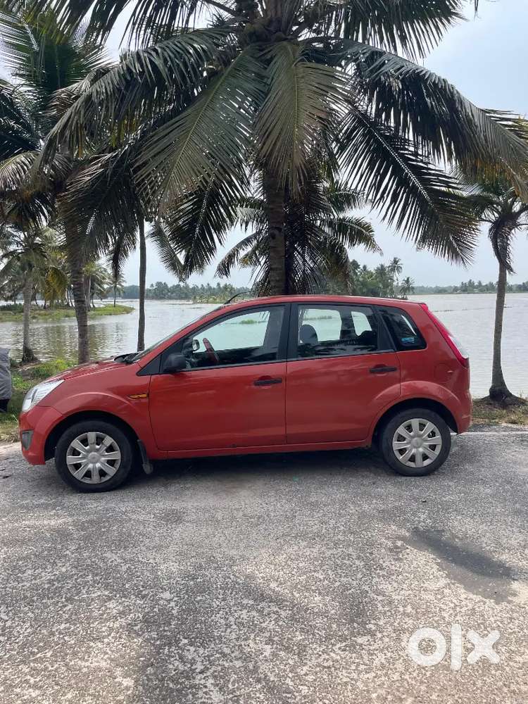 Well-maintained Kl-04 Ford Figo (diesel)  92k Km  Single Owner