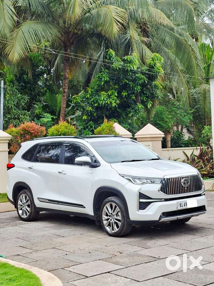 Toyota Innova Hycross 2.0 Zx (o) Hybrid 7 Str, 2023, Petrol