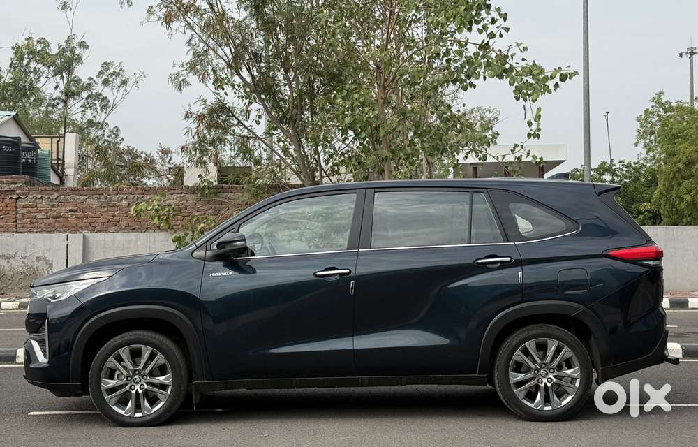 Toyota Innova Hycross 2.0 Zx (o) Hybrid 7 Str, 2022, Cng & Hybrids