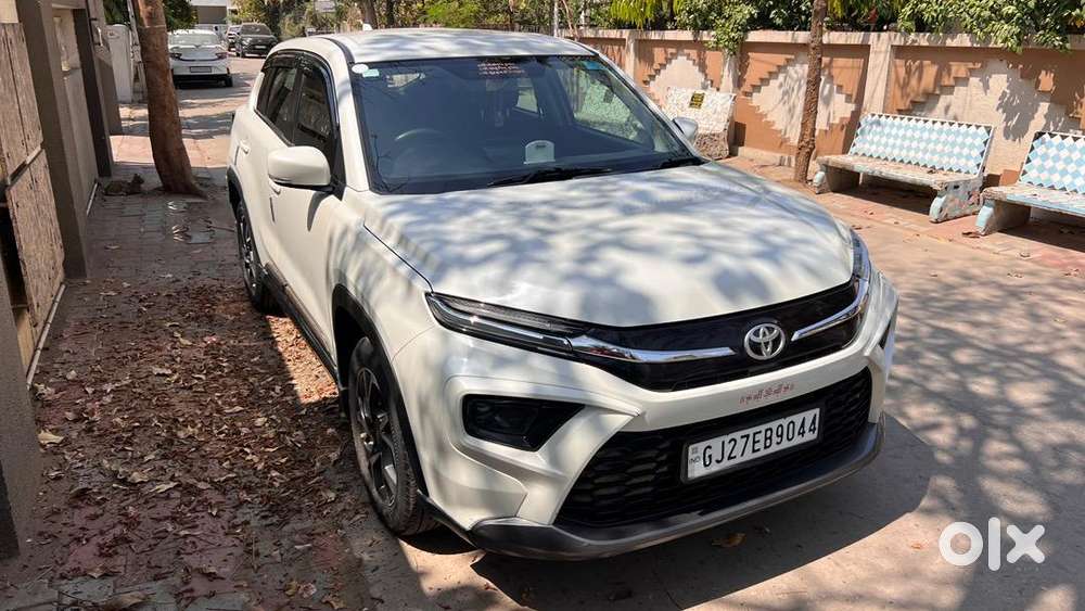 Toyota Urban Cruiser Hyryder (1.5 Neo-drive G At)