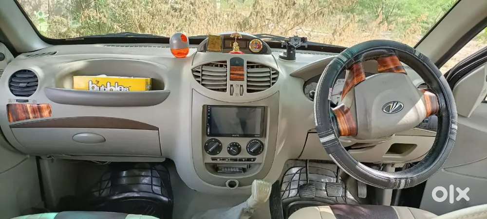 Mahindra Xylo Black Superb Pickup