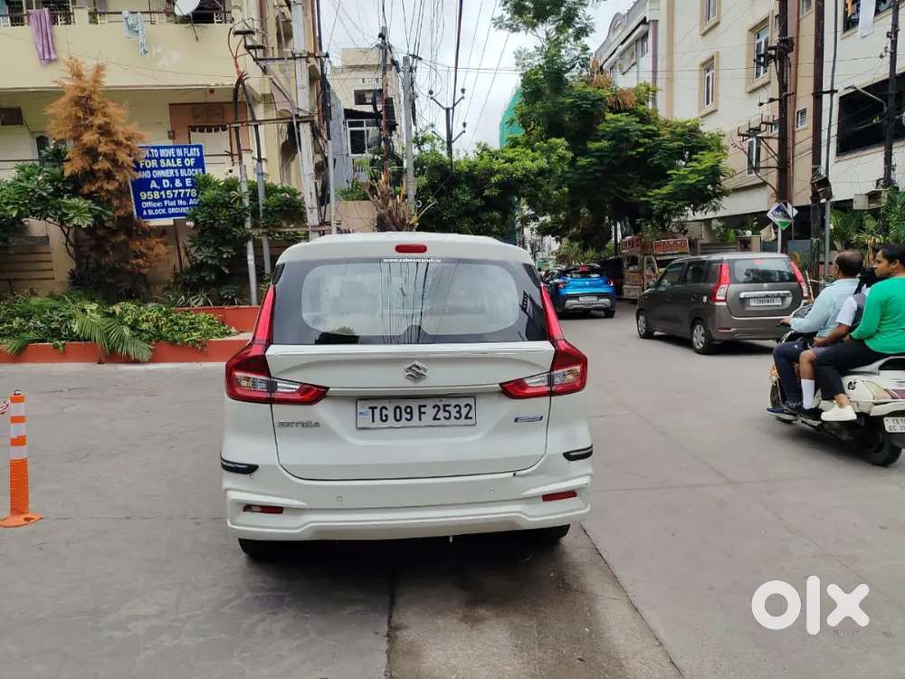 Maruti Suzuki Ertiga Vxi 2025