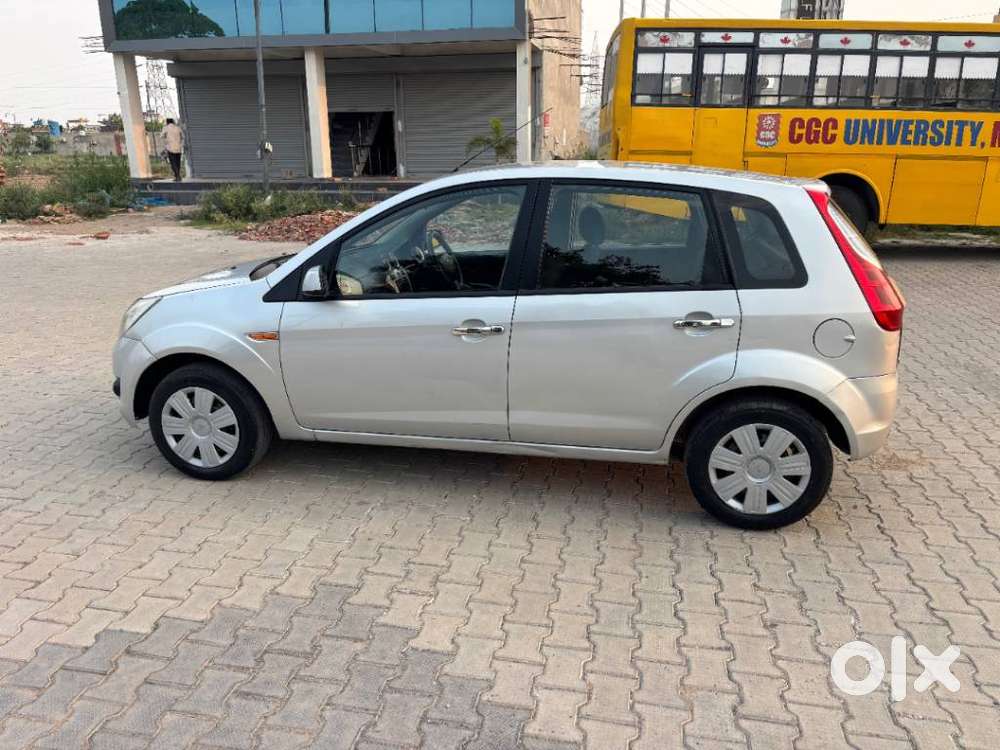 Ford Figo, 2011, Petrol