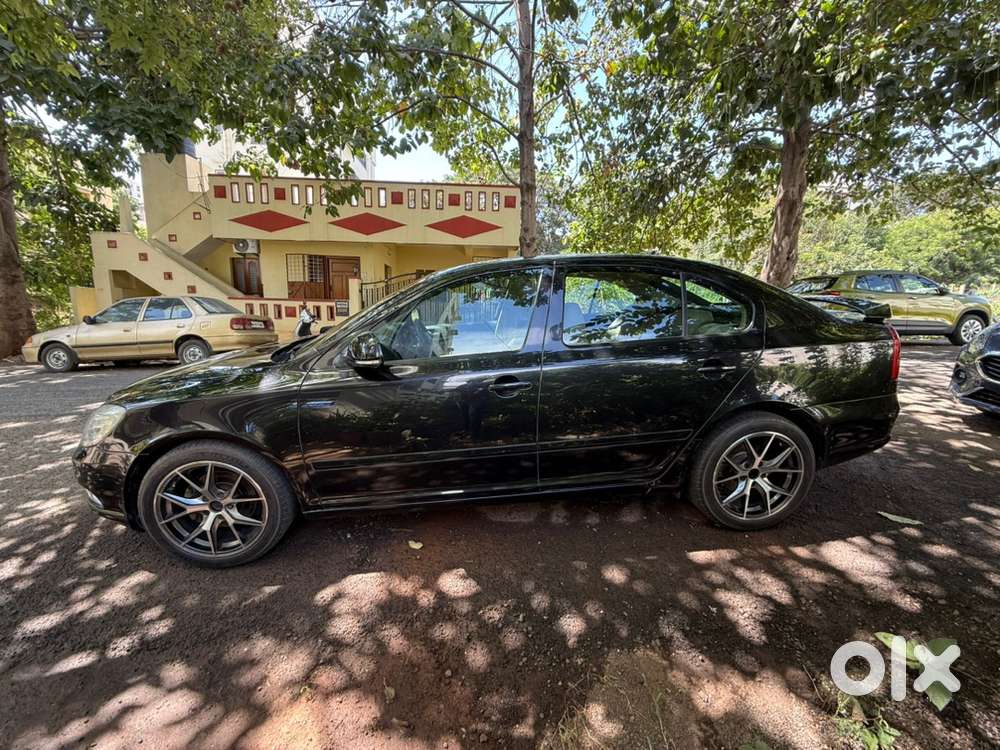Skoda Laura 2.0 Ambition 2011