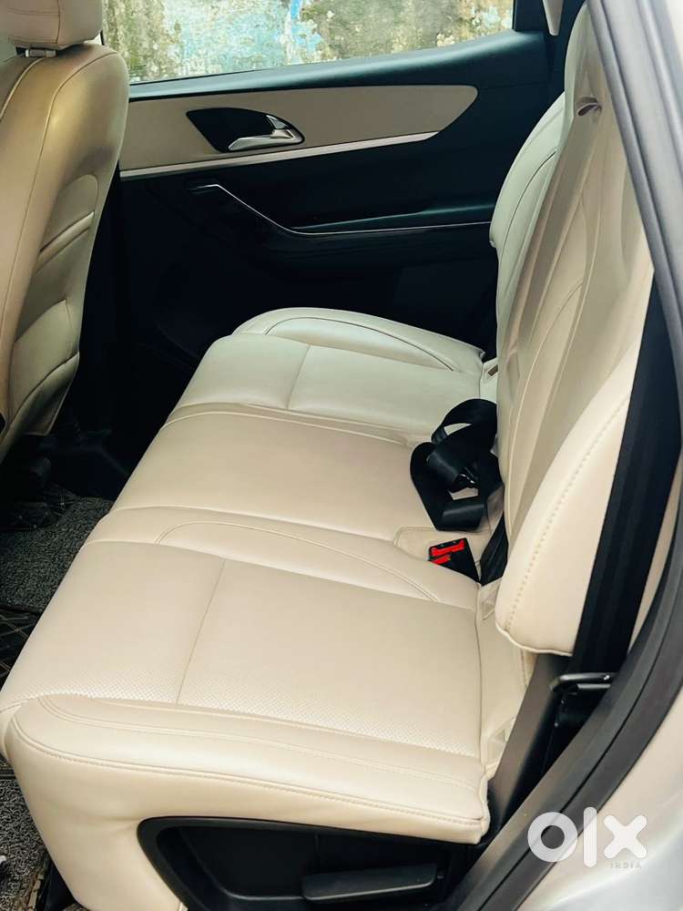 Mahindra Xuv700 2.0 Ax 7 Petrol At Luxury Pack Str, 2022, Petrol