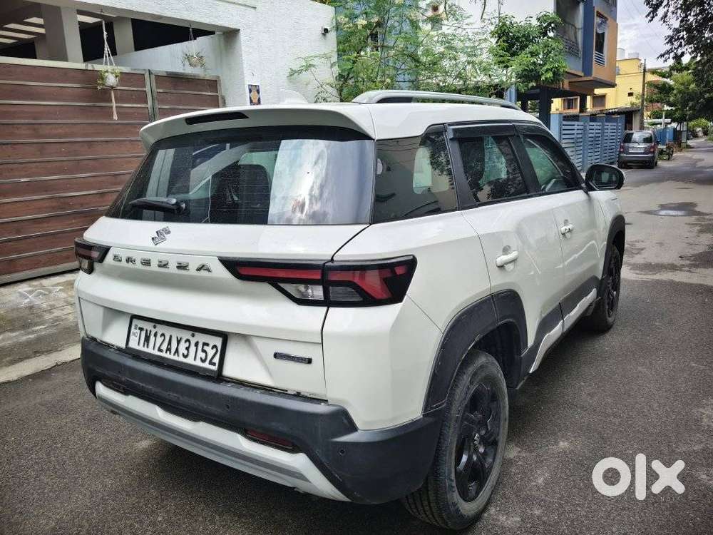 Maruti Suzuki Brezza 1.5 Zxi Smart Hybrid, 2023, Petrol