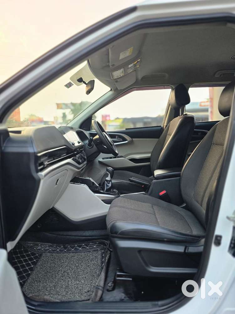 Kia Carens 1.5 Prestige 7 Str, 2023, Petrol