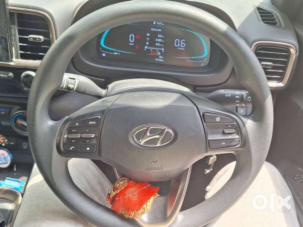 Hyundai Venue 1.2 S (o), 2024, Petrol