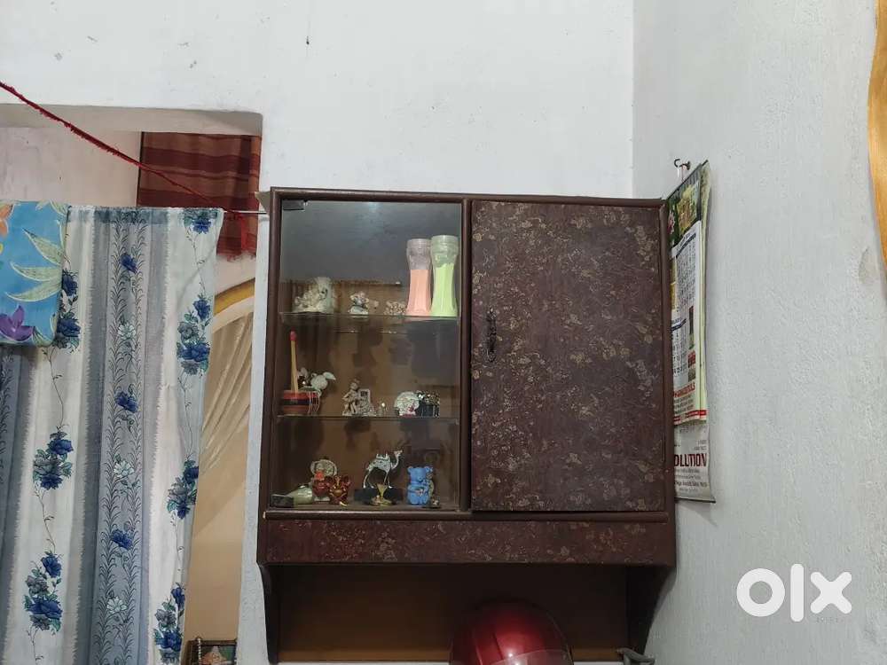 Wall hanging unit