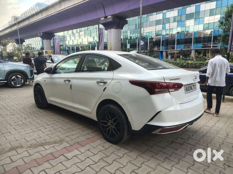 Hyundai Verna 1.5 Sx Ivt, 2022, Petrol