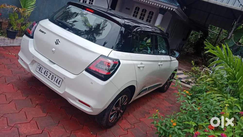 2025 July Month Swfit Zxi Plus Dual Tune Six Air Bag Very Low Odometer