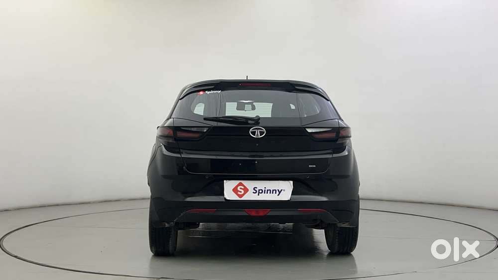 Tata Altroz 1.2 Xza Plus Dark Edition Dct, 2022, Petrol