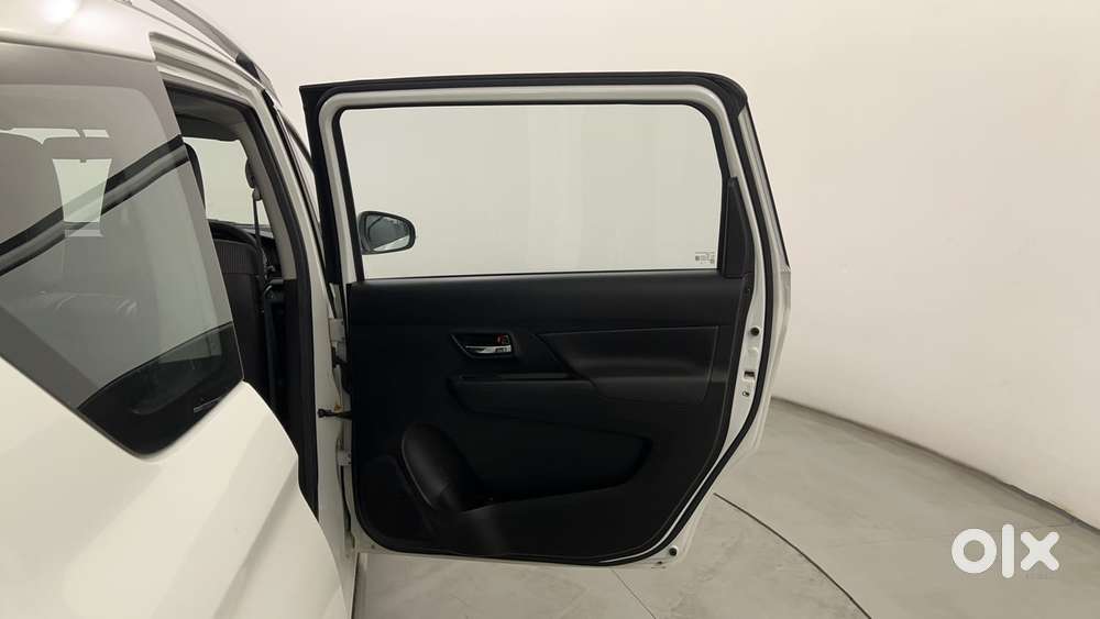 Maruti Suzuki Xl6 1.5 Zeta At, 2025, Petrol