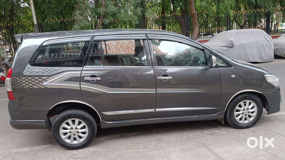 Toyota Innova 2.5 G (diesel) 8 Seater, 2015, Diesel