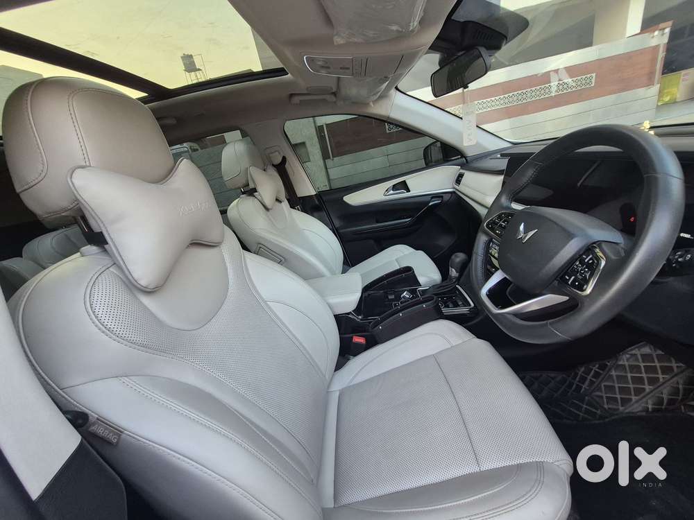 Mahindra Xuv700 Ax7l 6 Str At, 2024, Diesel