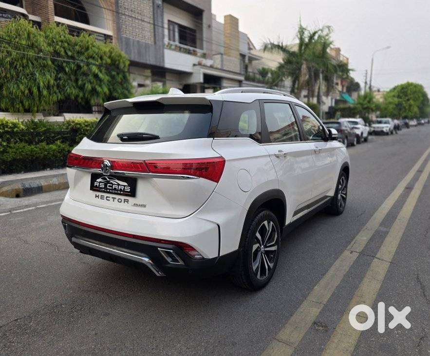 Mg Hector Plus Sharp Pro 1.5 Turbo Petrol Cvt 7 Str, 2023, Petrol