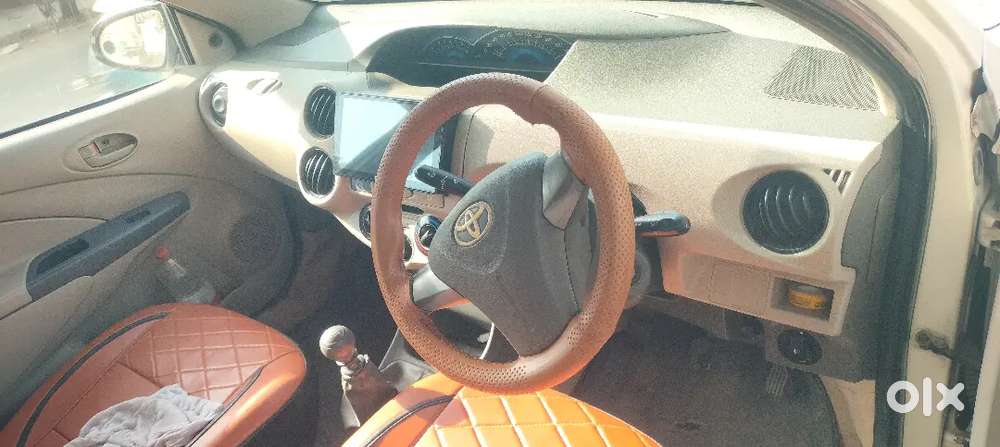 Well Maintained Car (spinni Or Car 24 Wale Dur Rahe )