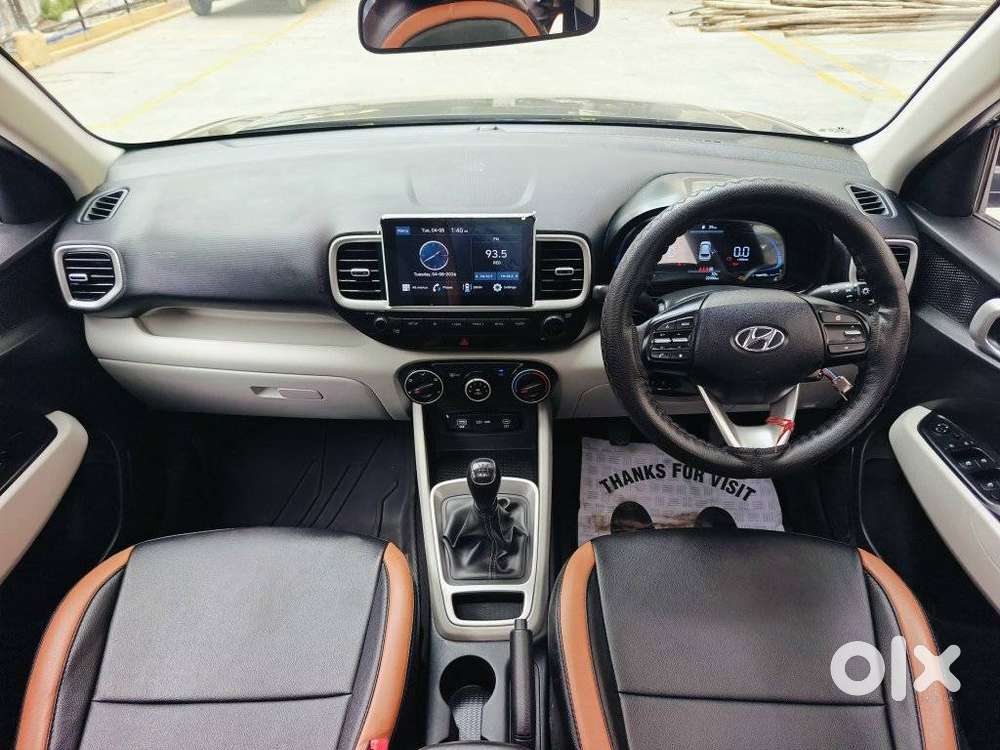 Hyundai Venue 1.2 S (o), 2024, Petrol
