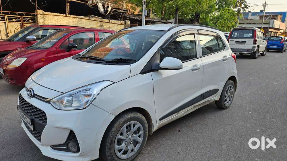 Hyundai Grand I10 Asta 1.1 Crdi (o), 2017, Petrol
