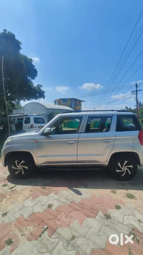 Mahindra Tuv 300 2017 Diesel Plus - Dl Registered