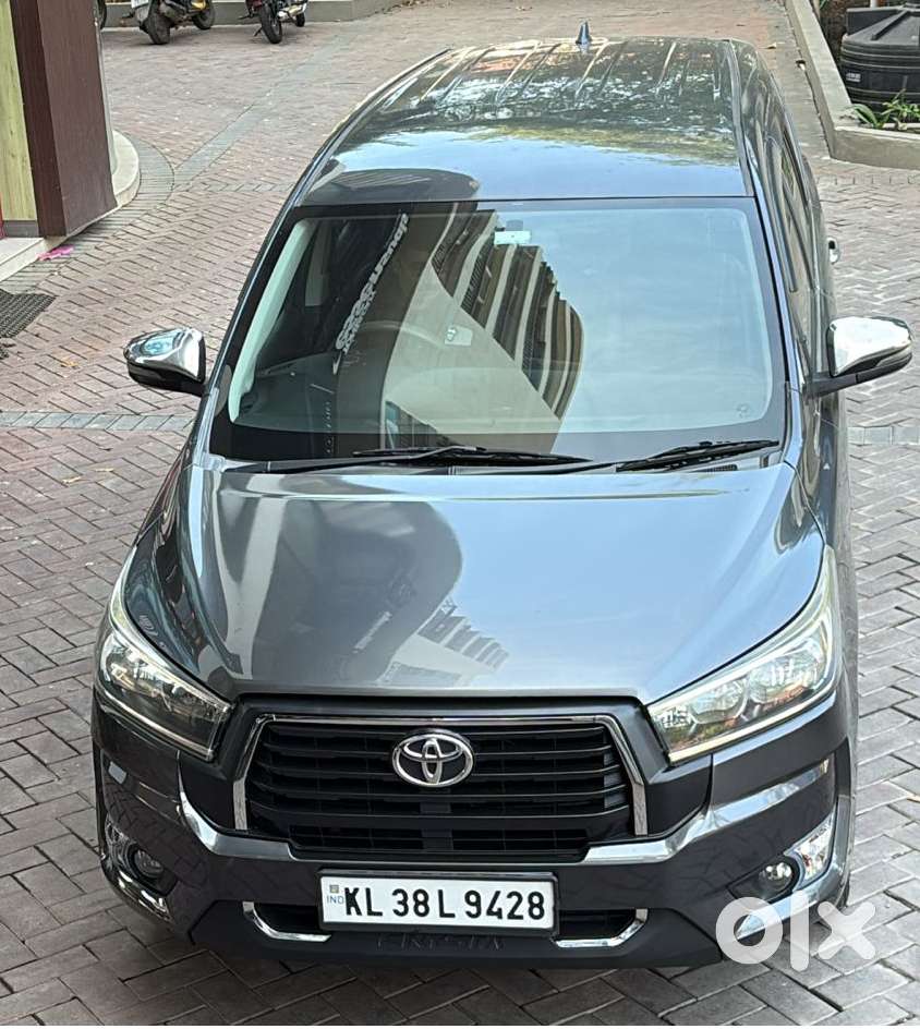 Innova Crysta Automatic 2.8
