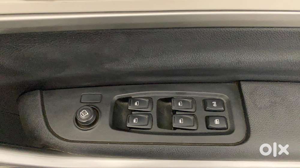 Mahindra Xuv700 2.2 Mx Diesel Mt 5 Str, 2022, Diesel