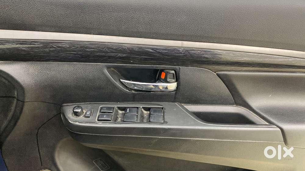 Maruti Suzuki Xl6 Alpha, 2019, Petrol