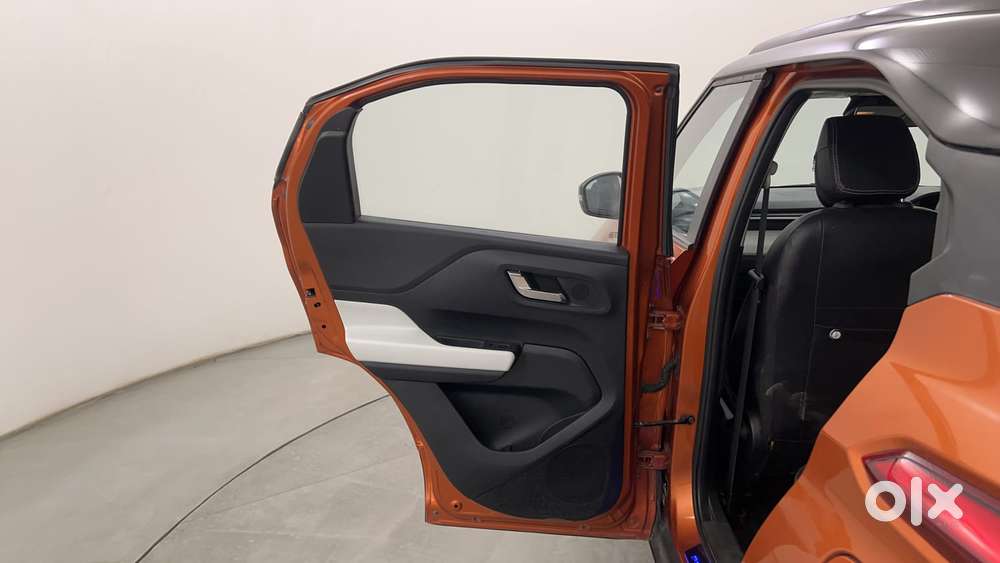 Tata Punch 1.2 Revotron Creative Dual Tone, 2022, Petrol