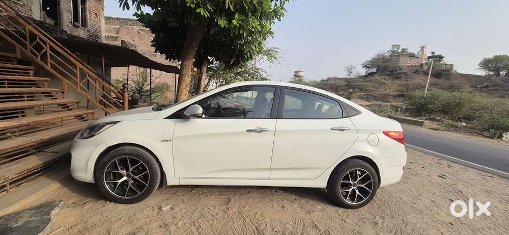 Hyundai Verna Fluidic 1.6 2013