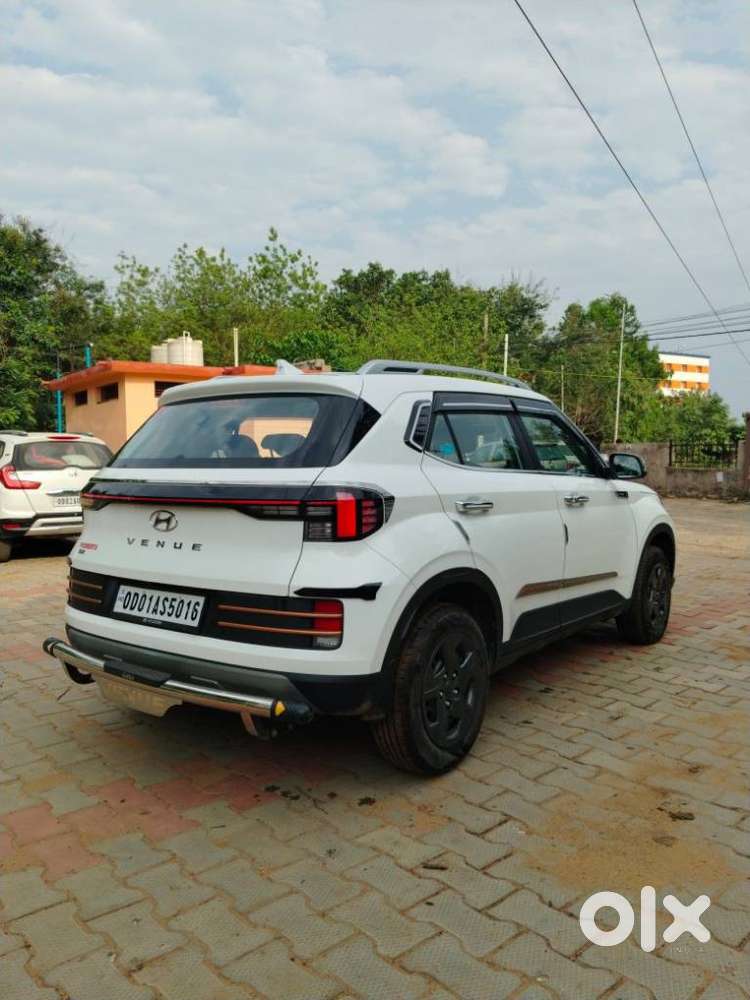 Hyundai Venue Sx Mt, 2023, Petrol