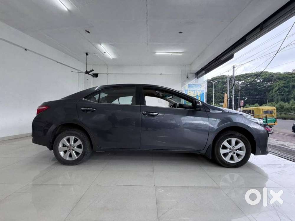 Toyota Corolla Altis G At, 2015, Petrol