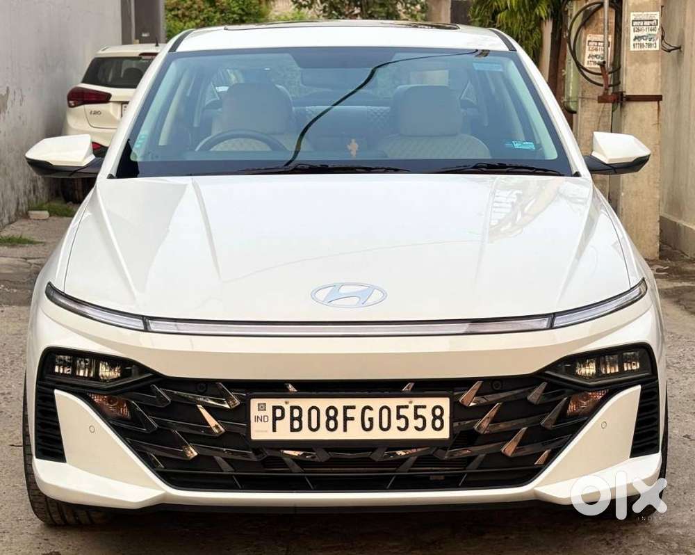 Hyundai Verna, 2023, Petrol