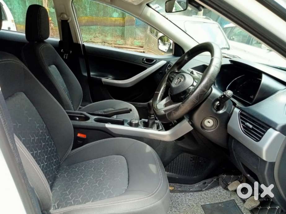 Tata Nexon 1.5 Revotorq Xm (s), 2023, Petrol