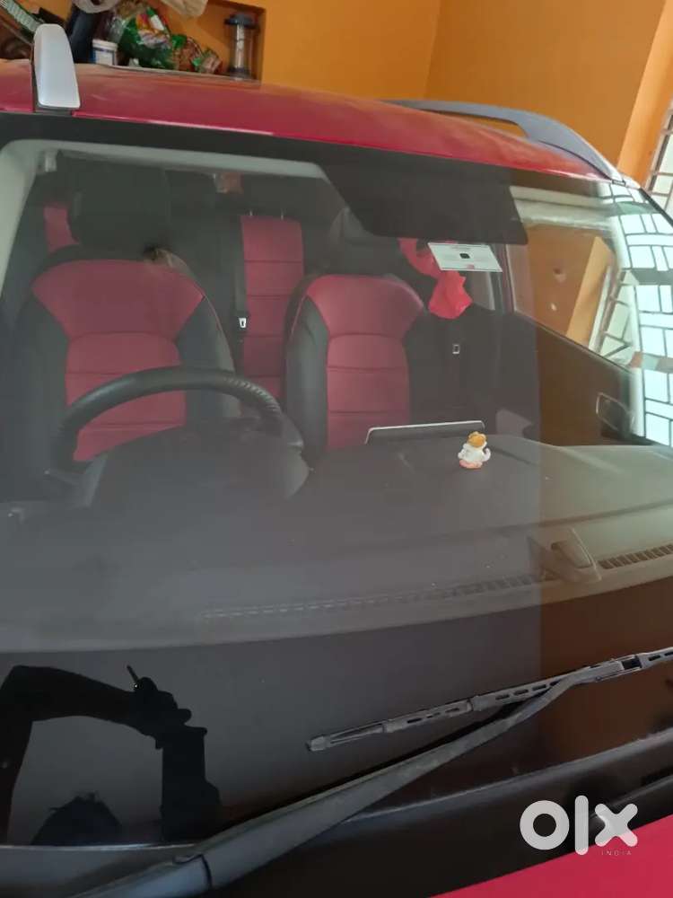 Hyundai Venue 2025 Petrol Well Maintained