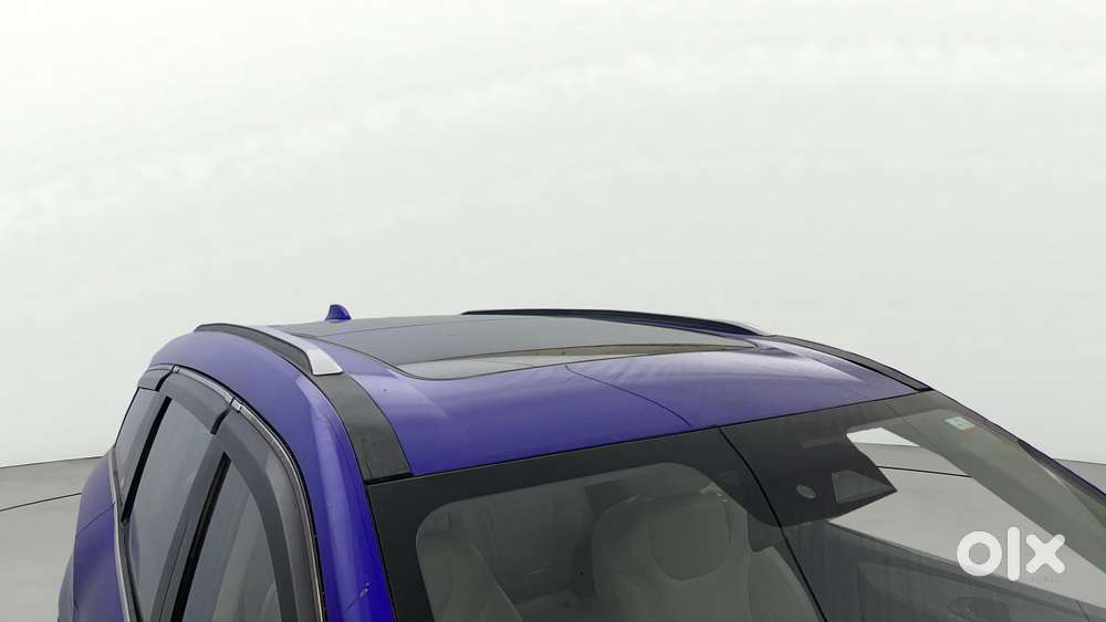 Mahindra Xuv700 2.0 Ax 7 Petrol Mt Str, 2021, Petrol